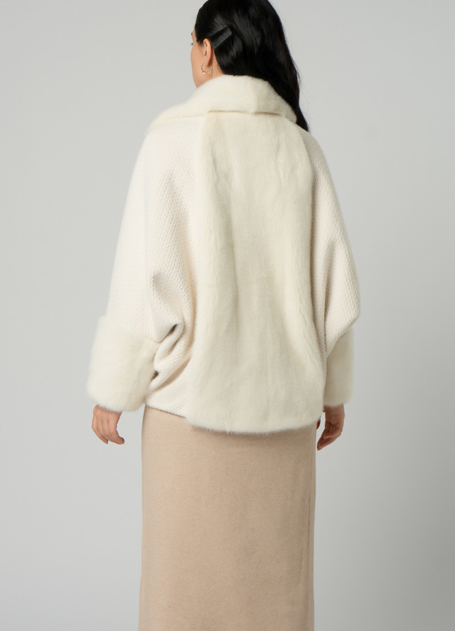 Кардиган белого цвета с отделкой из норки модель № 21858 в рассрочку