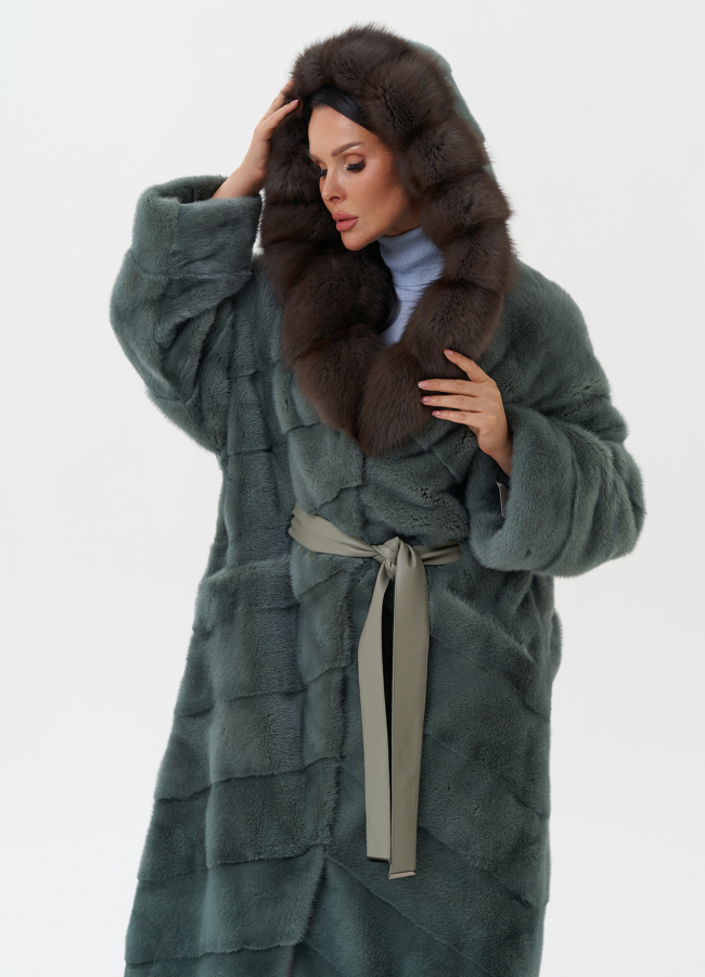 Норковая шуба с капюшоном из меха куницы модель № 27848 универмаг малина