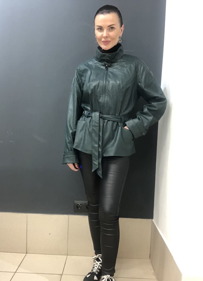 Куртка из эко кожи, приталенная модель № 739 меха малина