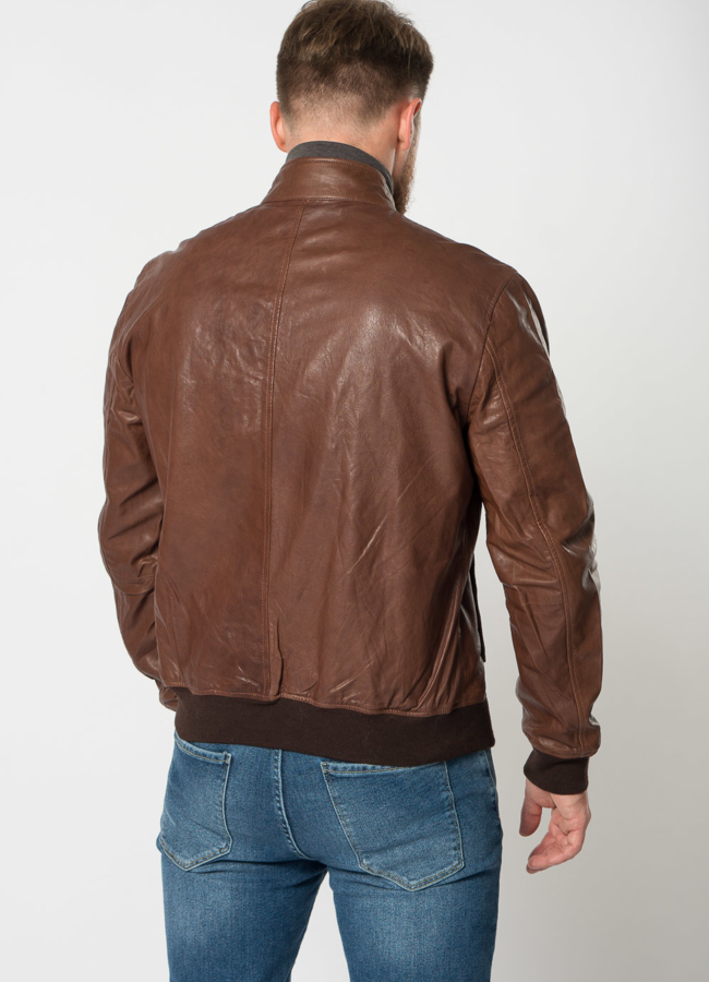 Мужской бомбер в коричневом цвете модель № 21588 в рассрочку