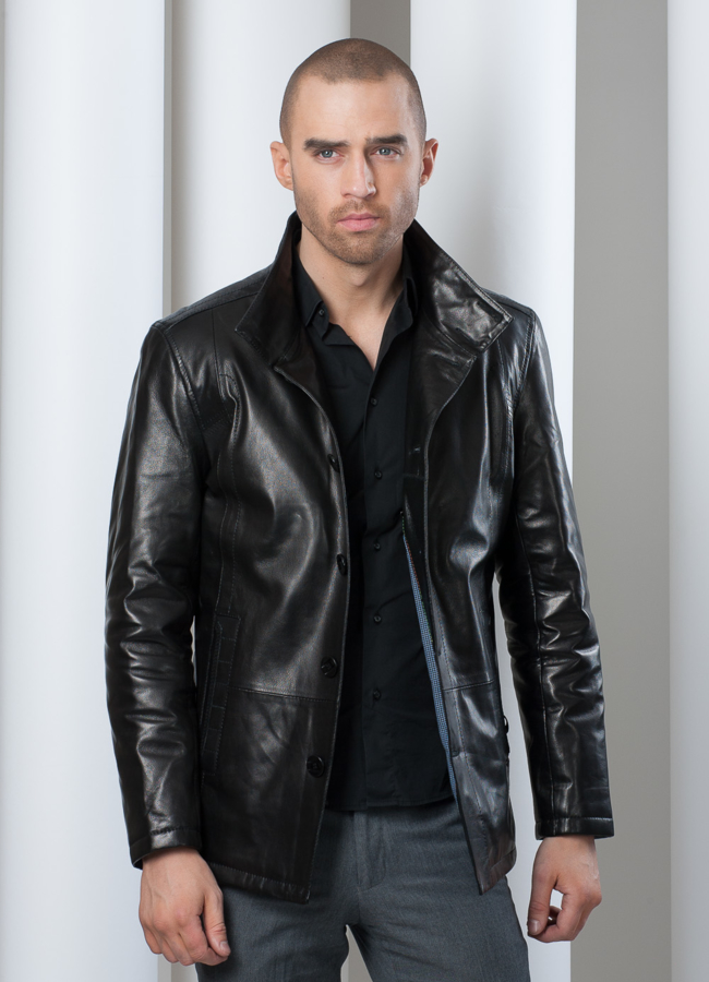 Кожаная куртка на пуговицах, воротник-стойка модель № KP-39 в кредит