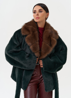 Женская куртка из эко меха с поясом