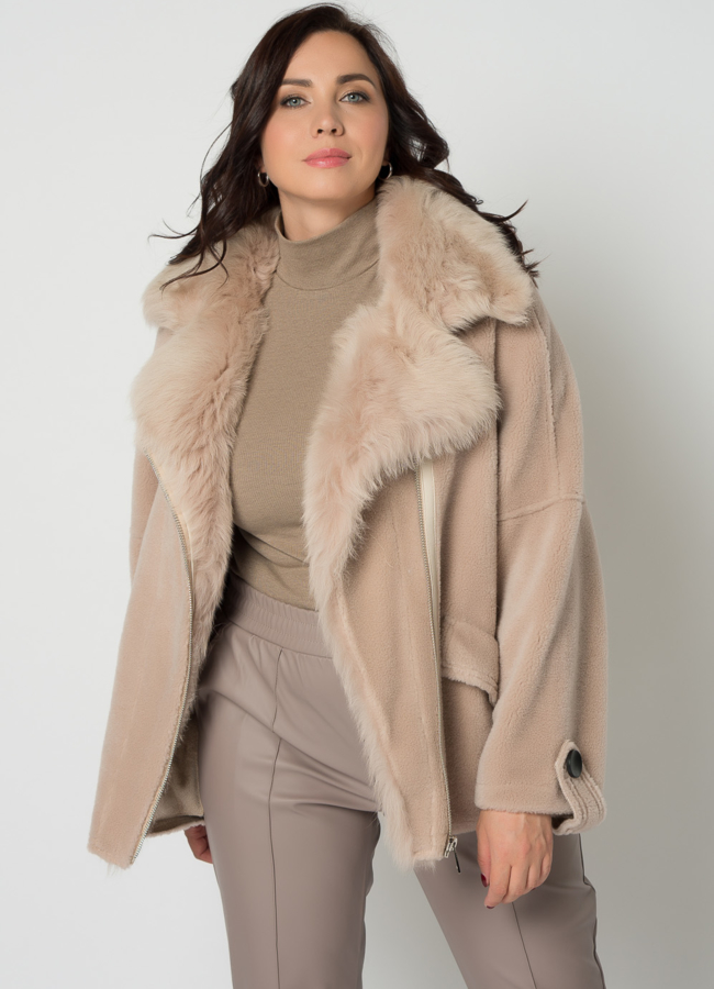 Укороченная шуба из шерсти бежевого цвета на молнии модель № 12851 универмаг малина