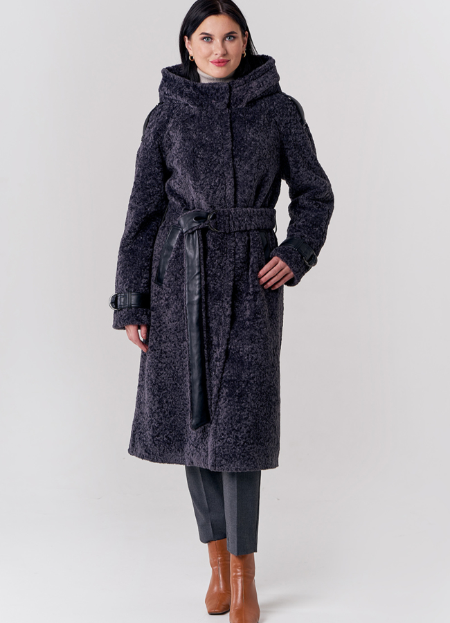 Удлиненное пальто из эко меха с капюшном серого цвета модель № 21779 в рассрочку