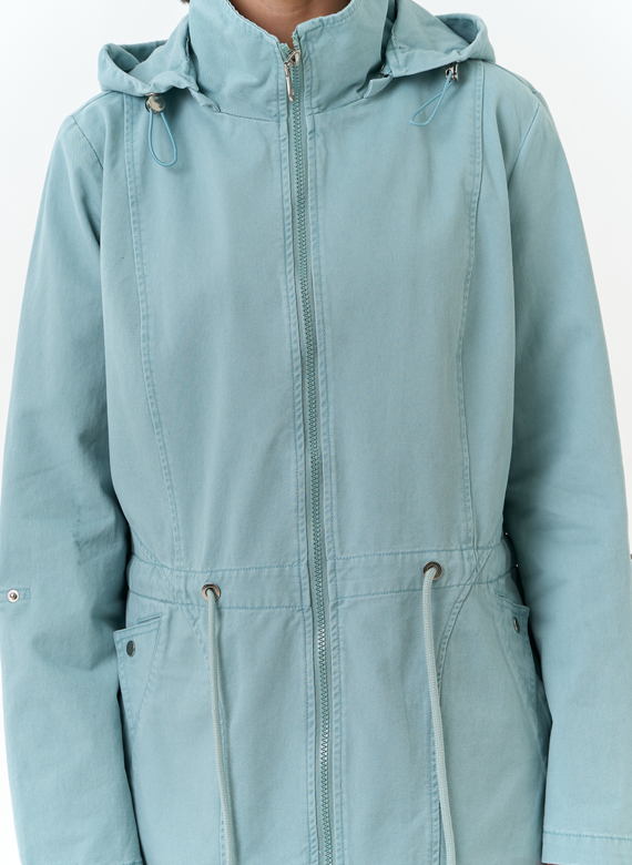 Женская ветровка с капюшоном