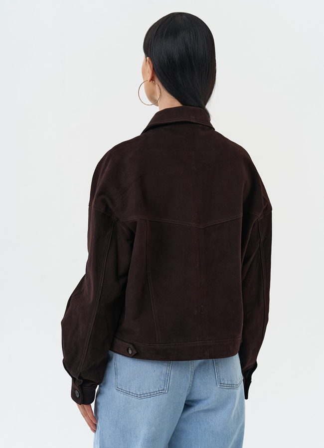 Женская куртка из натуральной замши коричневого цвета модель № 30321 в рассрочку