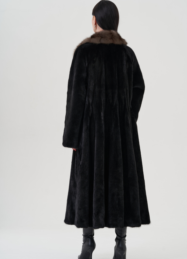 фото Шуба из меха норки с воротником из куницы модель № 24722