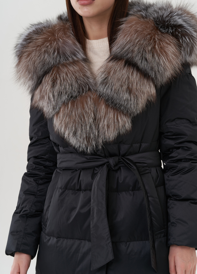 Женский пуховик с капюшоном  модель № 22083 универмаг малина