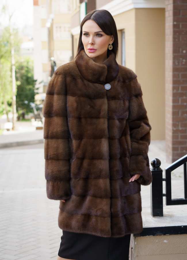 Поперечная норковая шуба модель № S-1601 меха малина