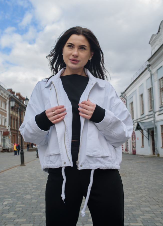 Куртка джинсовая белого цвета модель № 21180 в кредит