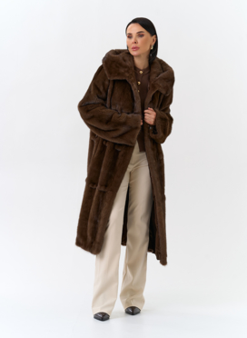 Женская шуба из меха норки с капюшоном 