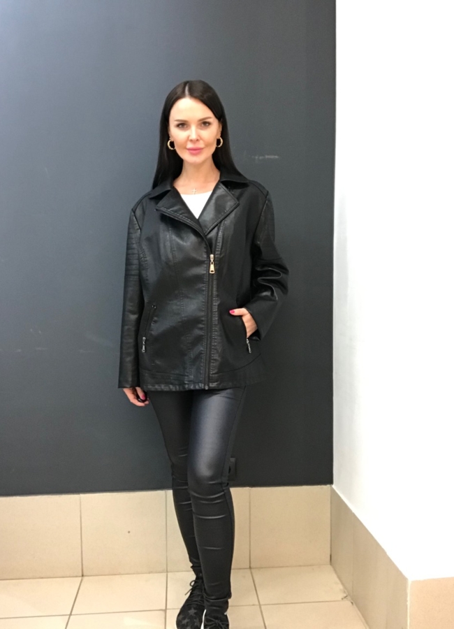 Куртка из эко кожи черного цвета модель № 801 меха малина