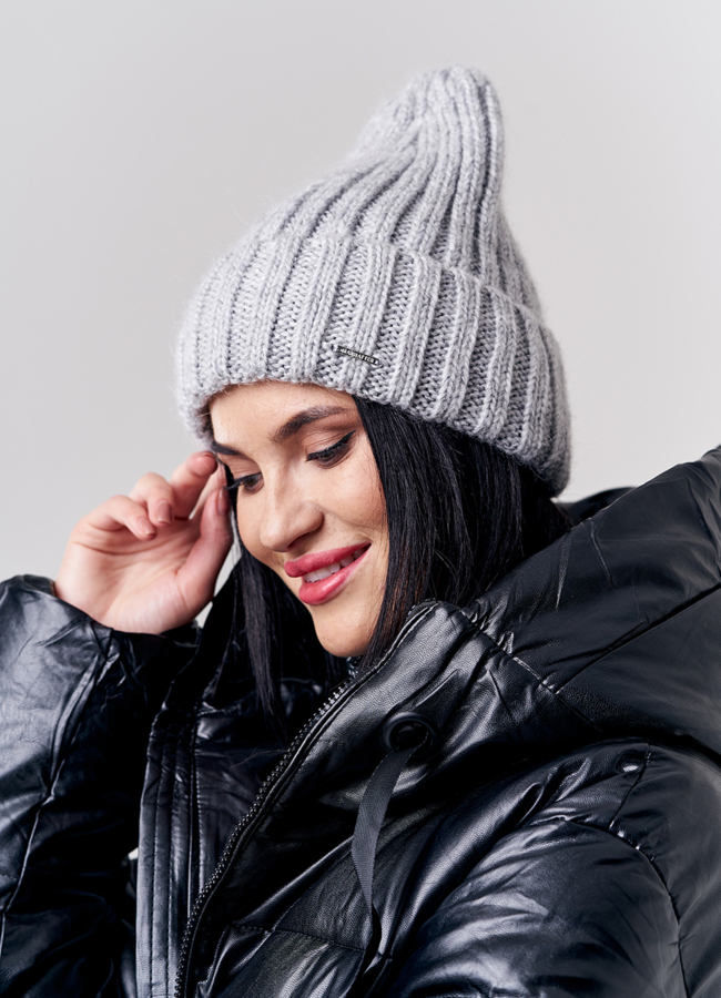 фото Шапка женская серого цвета модель № 21792