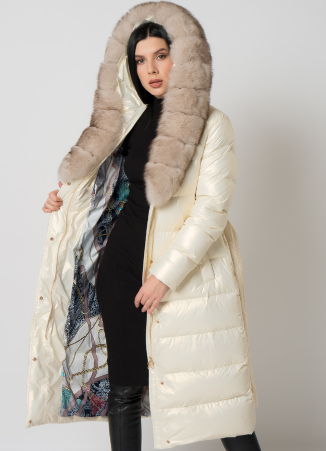 Белый пуховик с мехом  модель № 2192 универмаг малина