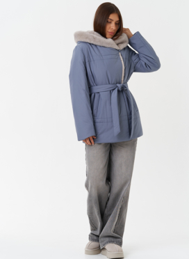 Куртка с капюшоном из эко меха