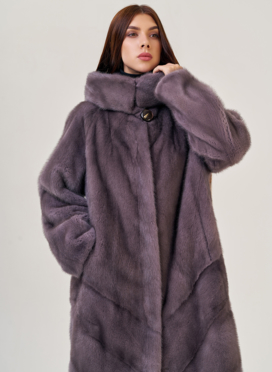 Шуба фиолетового цвета из норки