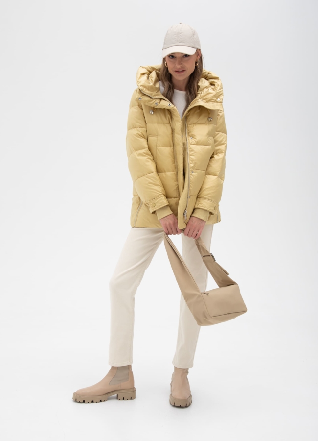 Женская куртка с капюшоном  модель № 25795 в кредит