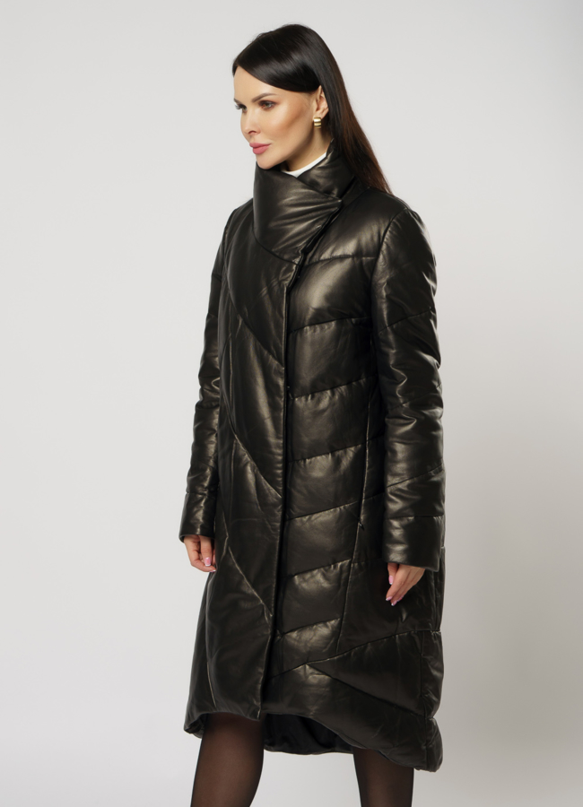 Черный кожаный пуховик на молнии со стойкой модель № 7209 меха малина