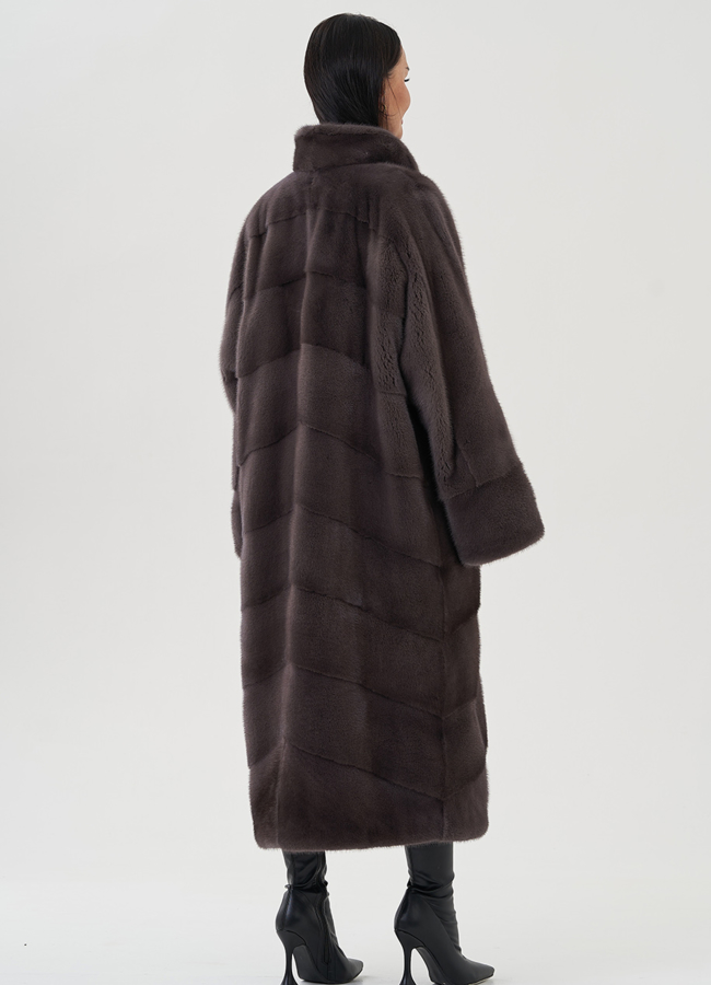 Длинная шуба из скандинавской норки модель № 24969 в кредит