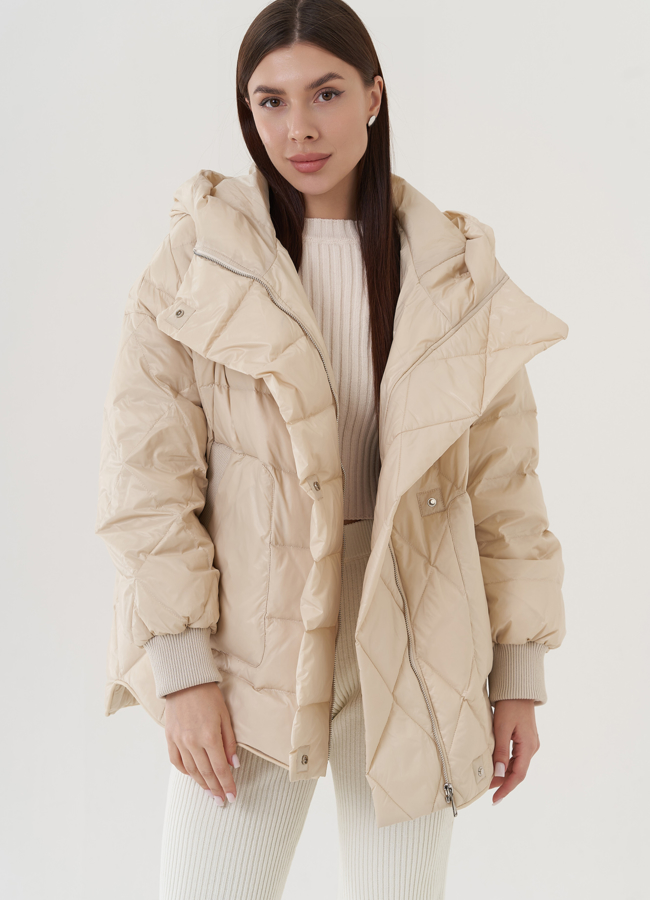 Женский пуховик оверсайз с капюшоном  модель № 25954 в кредит