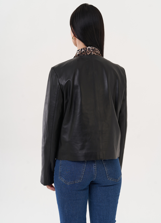 Жакет из натуральной кожи с акцентными пуговицами модель № 500120 в кредит Жакет из натуральной кожи с акцентными пуговицами модель № 500120 в кредит