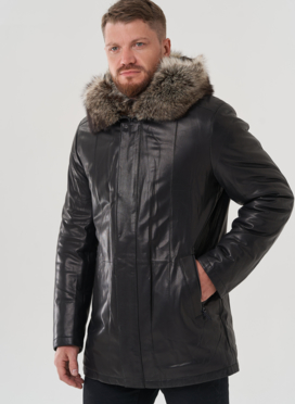Мужская куртка с капюшоном на мехе из волка