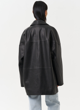 Жакет из натуральной кожи черного цвета