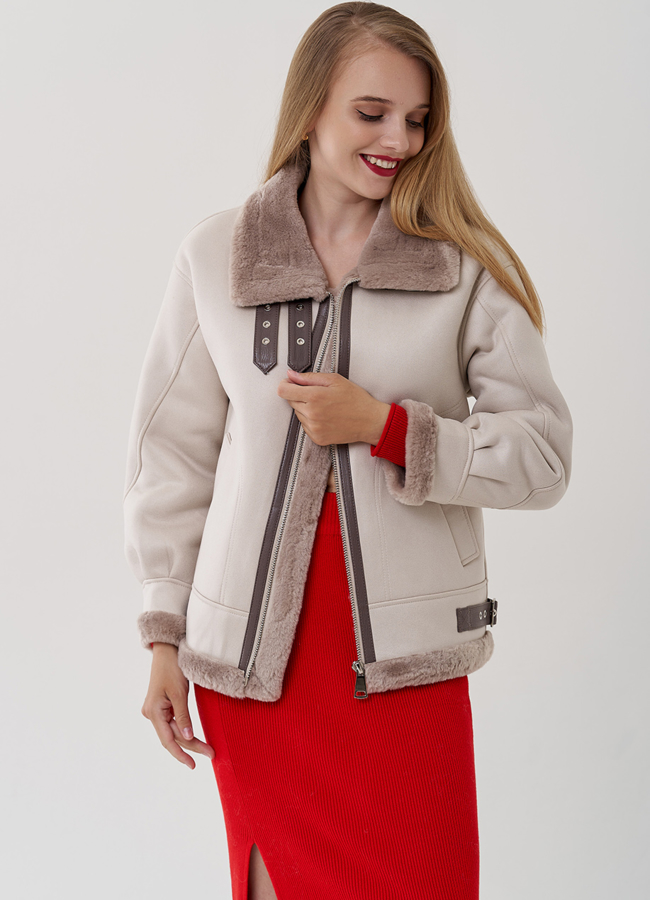 Женская дубленка в светло-бежевом цвете модель № 81226 в кредит