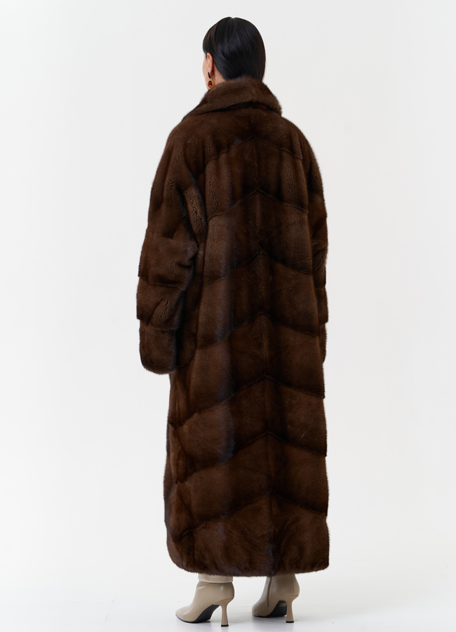 Женская шуба из скандинавской норки с английским воротником модель № 27666 универмаг малина