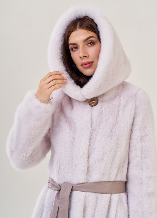 Светлая норковая шуба с капюшоном модель № 78827 в рассрочку