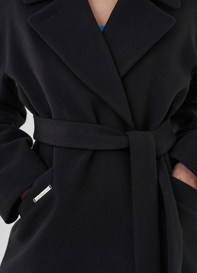 Женское пальто черного цвета с английским воротником модель № 22959 универмаг малина