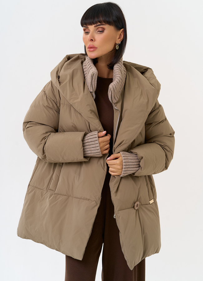 Женский пуховик с акцентными пуговицами модель № 31518 универмаг малина Женский пуховик с акцентными пуговицами модель № 31518 универмаг малина