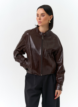 Женская короткая куртка из натуральной кожи