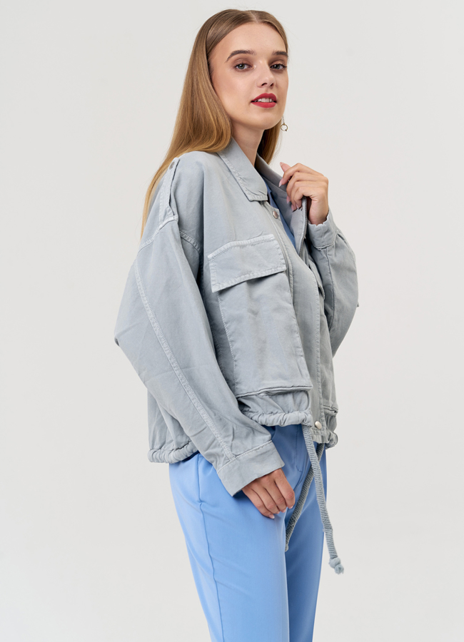 Светлая джинсовая куртка модель № 21244 меха малина