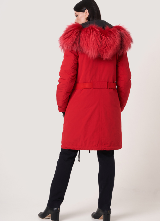 Красная меховая парка с капюшоном модель № 12035 в кредит