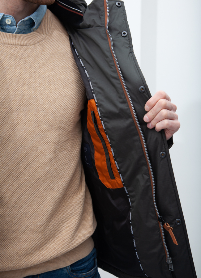 Куртка мужская  с капюшоном модель № 21013 универмаг малина