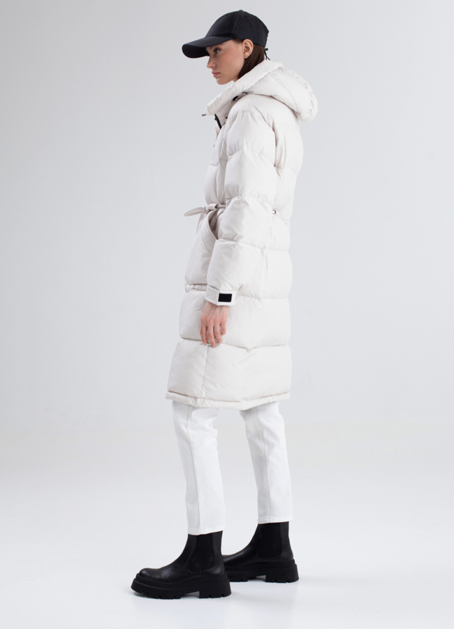 Светлый женский пуховик  модель № 23338 универмаг малина