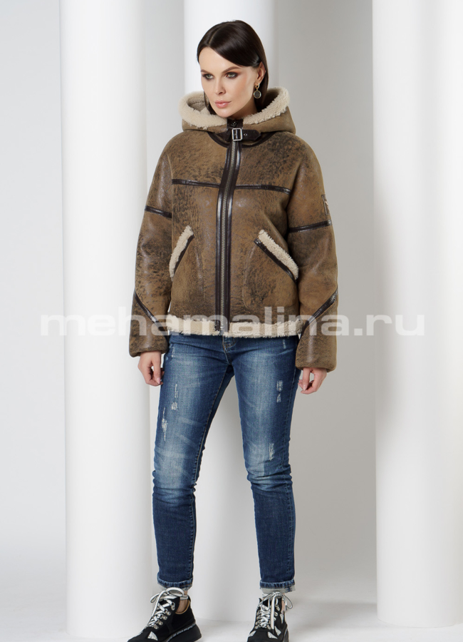 Укороченная дубленка на молнии с капюшоном, в коричневом цвете модель № 10483 в кредит