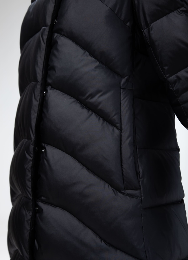 Женский пуховик с капюшоном  модель № 25800 универмаг малина