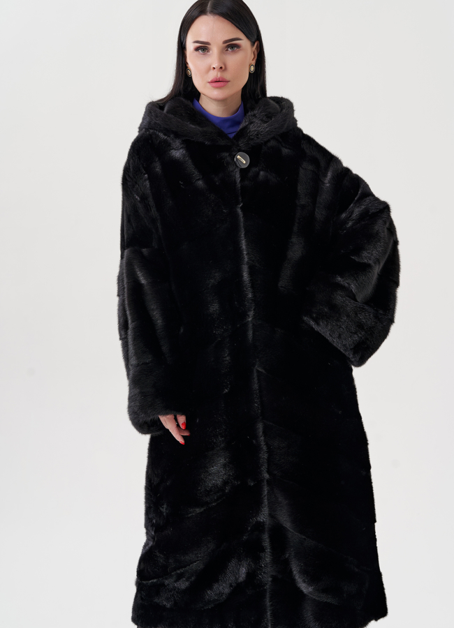 Шуба из норки черного цвета с капюшоном  модель № 23085 меха малина