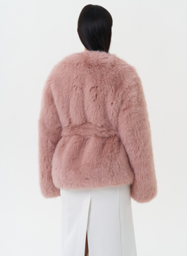 Шуба из эко песца в нежно-розовом цвете