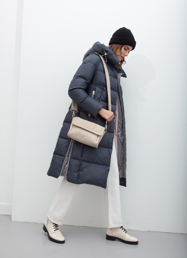 Пуховик женский синего цвета с капюшоном модель № 21028 универмаг малина