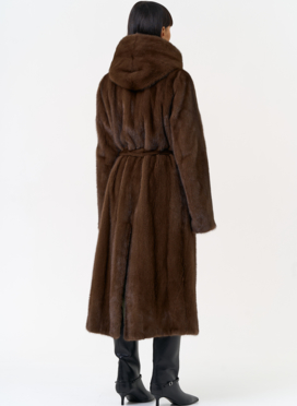 Женская шуба из меха норки с капюшоном 