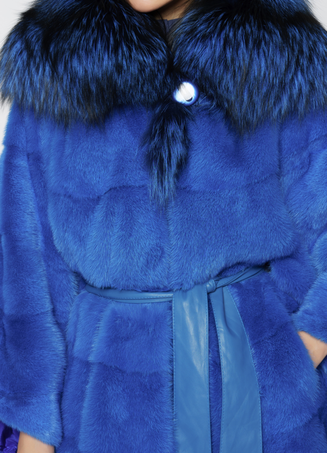 Норковая шуба синего цвета с капюшоном из чернобурки модель № 19443 универмаг малина