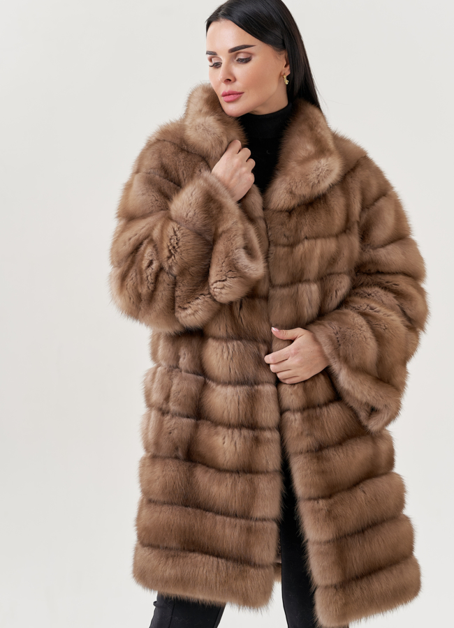 Шуба из куницы с воротником стойка модель № 79565 меха малина