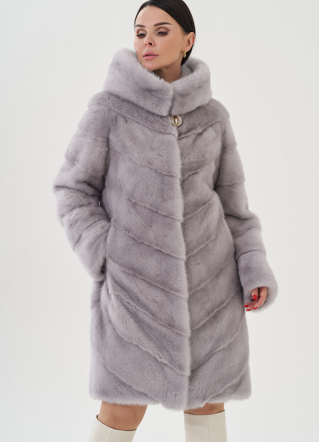 Шуба фиолетового цвета из норки с капюшоном модель № 24716 универмаг малина