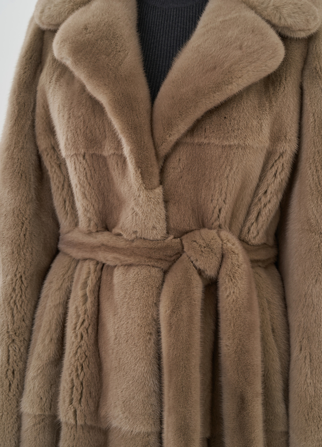 Длинная шуба из норки в цвете пастель модель № 24835 в рассрочку