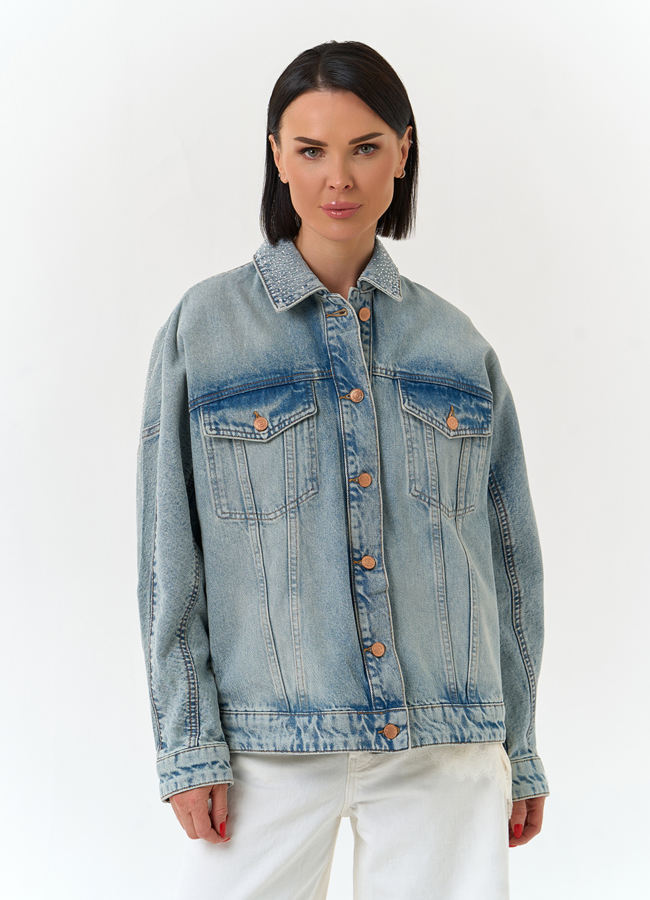 Женская джинсовая куртка со стразами модель № 33130 меха малина