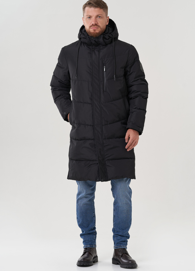Мужская куртка с капюшоном черного цвета  модель № 82426 меха малина