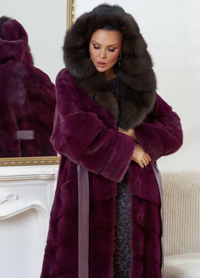 Норковая шуба с капюшоном из меха куницы модель № 28666 универмаг малина